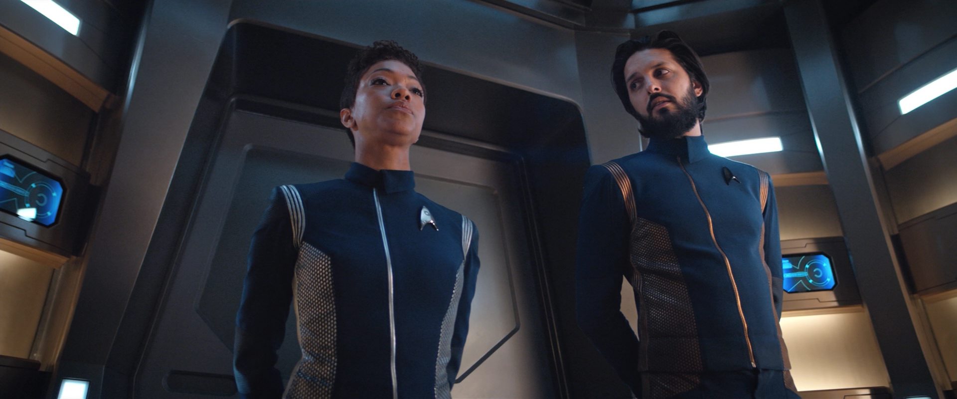 extant_StarTrekDiscovery_2x10-TheRedAngel_00699.jpg