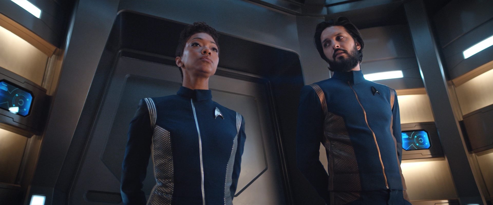 extant_StarTrekDiscovery_2x10-TheRedAngel_00701.jpg