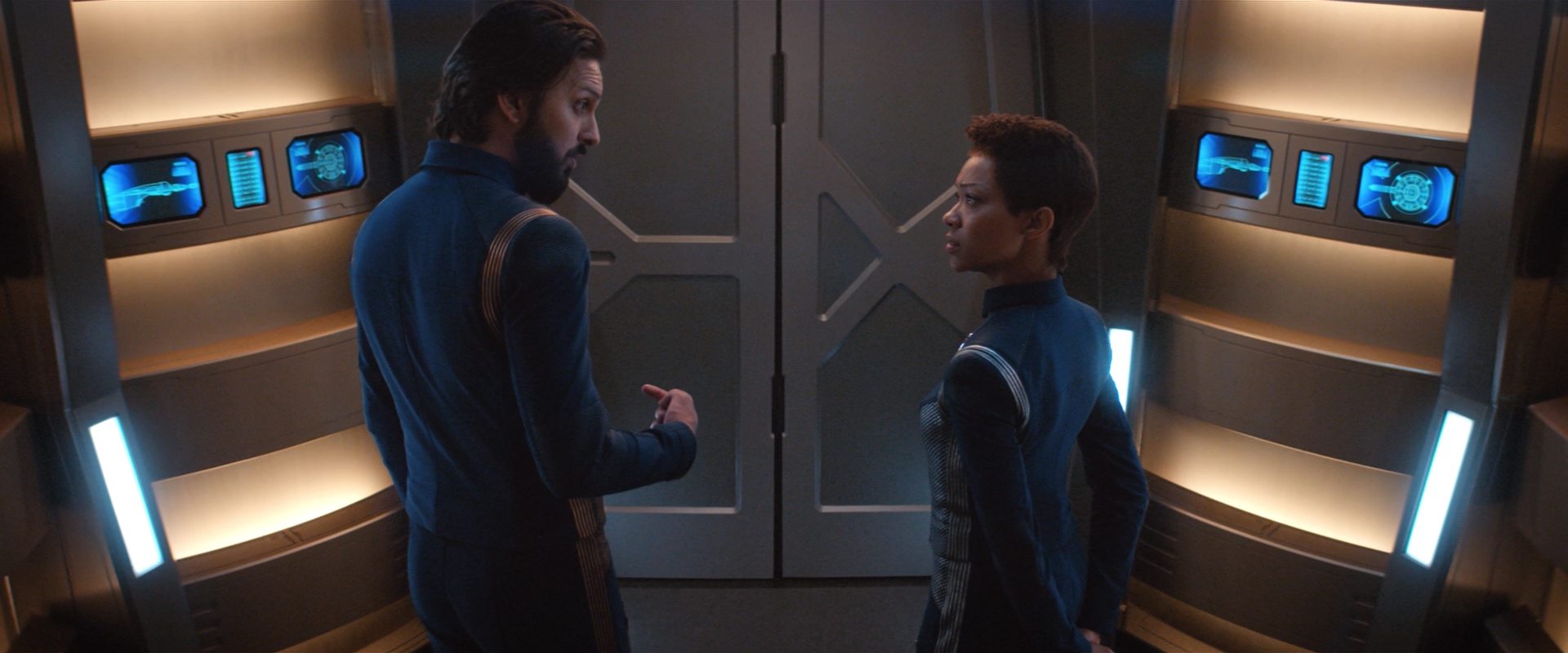 extant_StarTrekDiscovery_2x10-TheRedAngel_00742.jpg