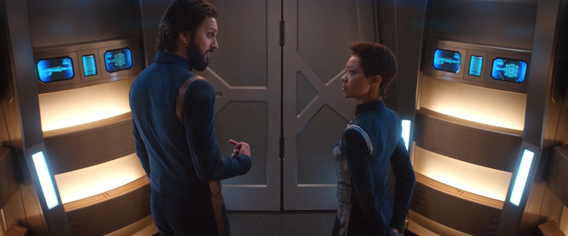 extant_StarTrekDiscovery_2x10-TheRedAngel_00744.jpg