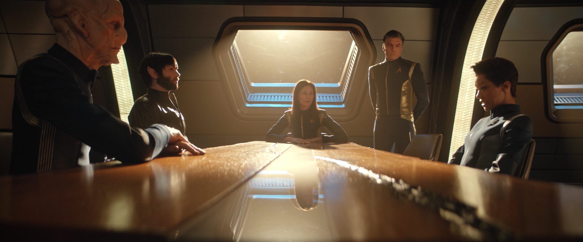extant_StarTrekDiscovery_2x10-TheRedAngel_00802.jpg