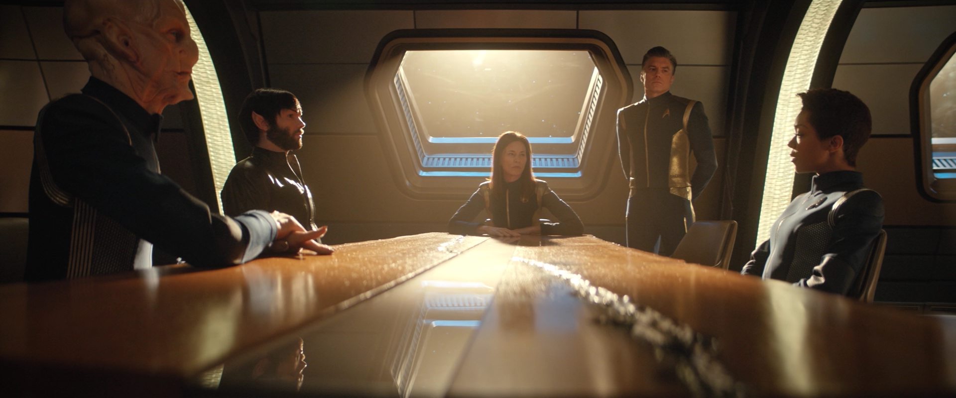 extant_StarTrekDiscovery_2x10-TheRedAngel_00805.jpg