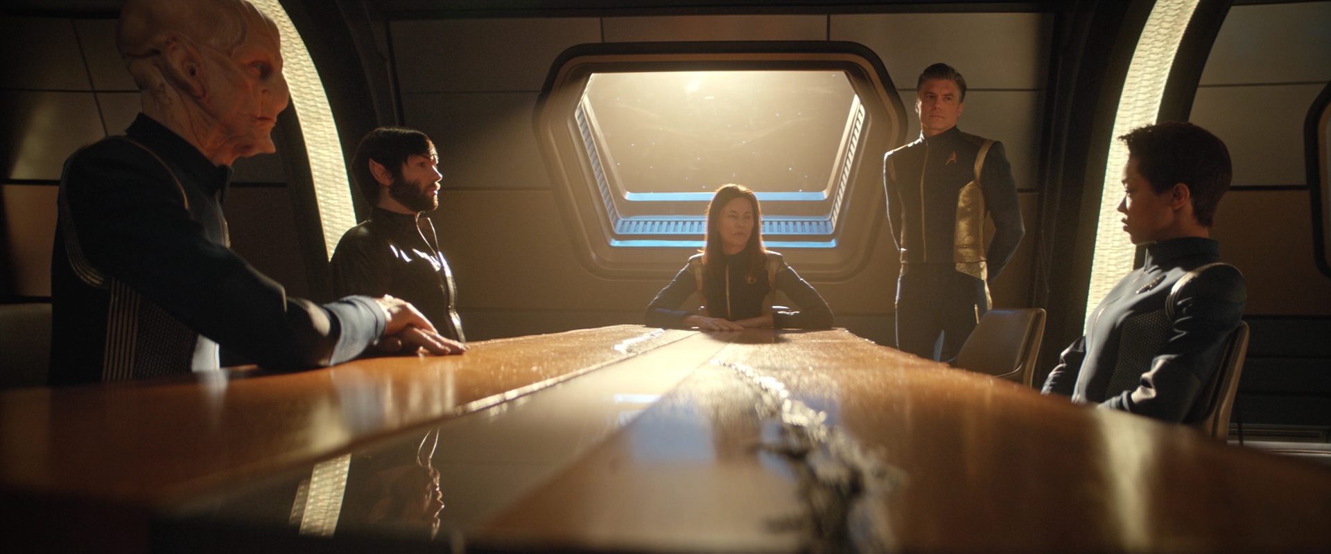 extant_StarTrekDiscovery_2x10-TheRedAngel_00809.jpg