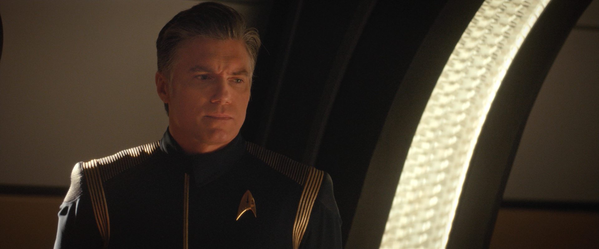 extant_StarTrekDiscovery_2x10-TheRedAngel_00813.jpg