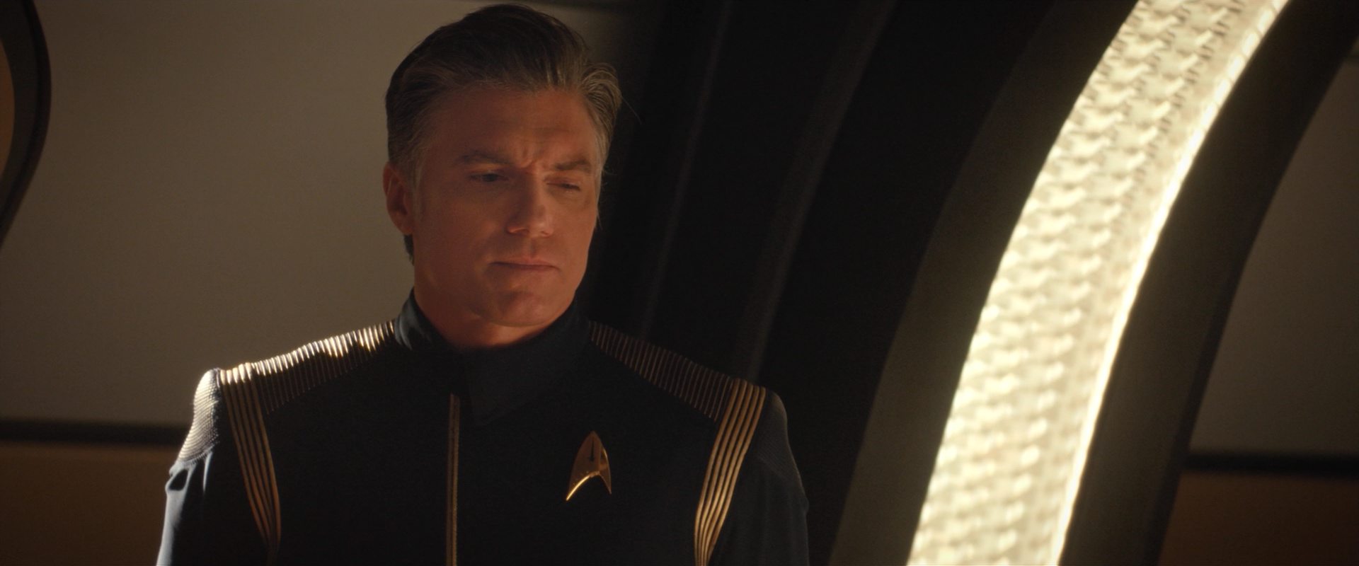 extant_StarTrekDiscovery_2x10-TheRedAngel_00816.jpg