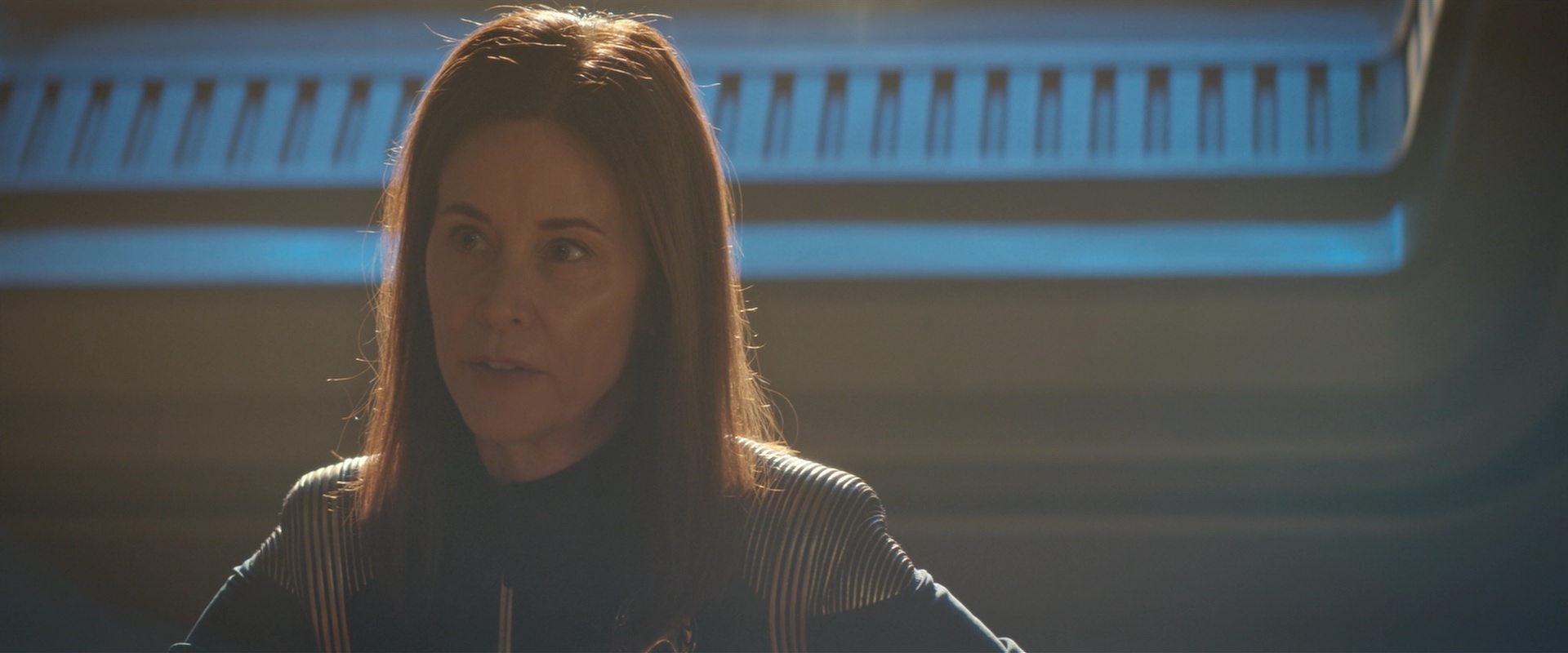 extant_StarTrekDiscovery_2x10-TheRedAngel_00821.jpg
