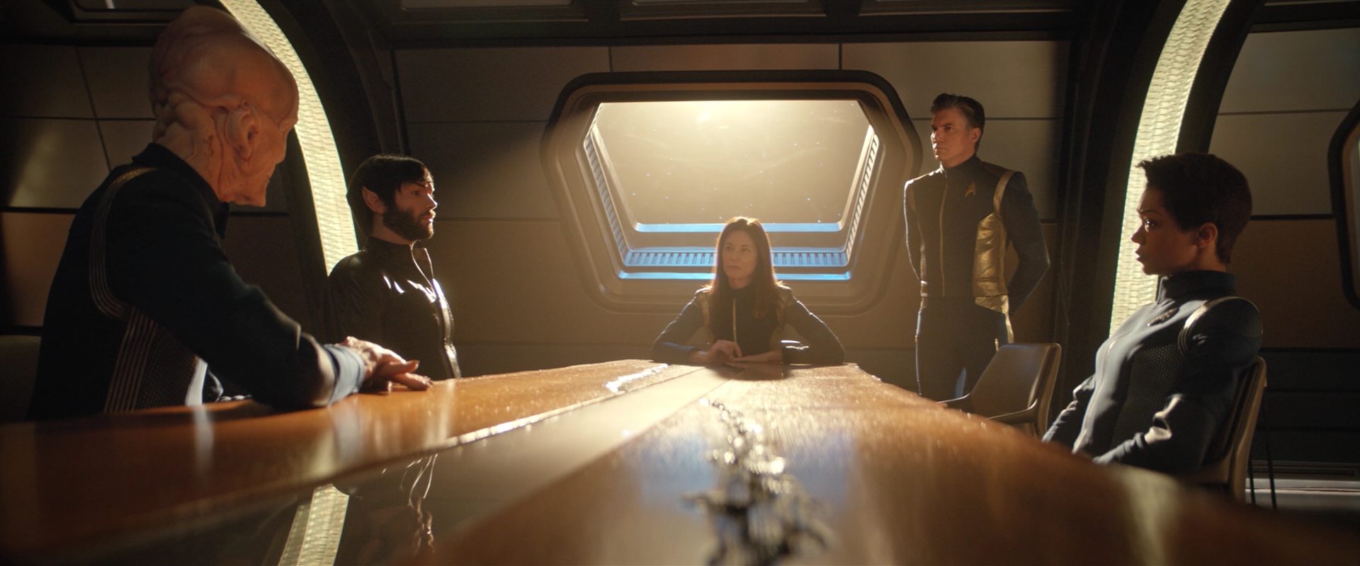 extant_StarTrekDiscovery_2x10-TheRedAngel_00890.jpg