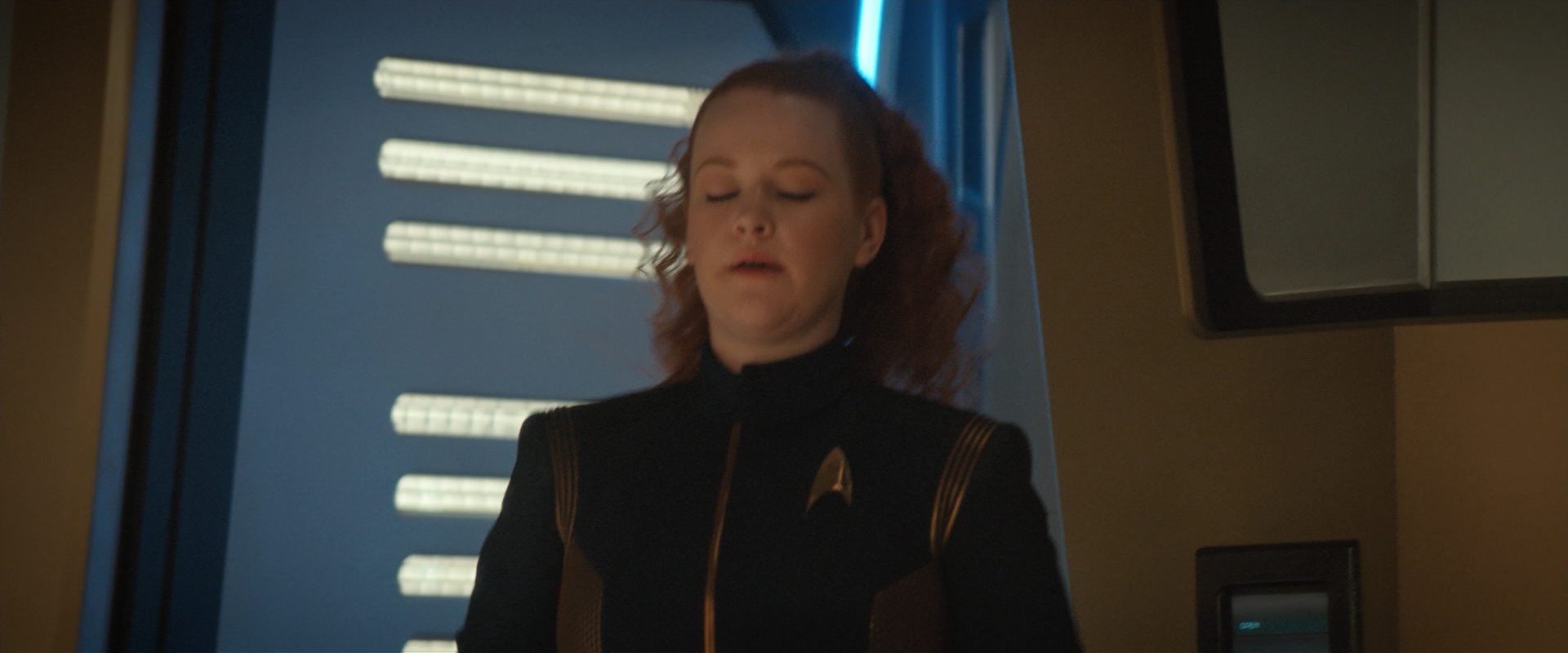 extant_StarTrekDiscovery_2x10-TheRedAngel_00926.jpg