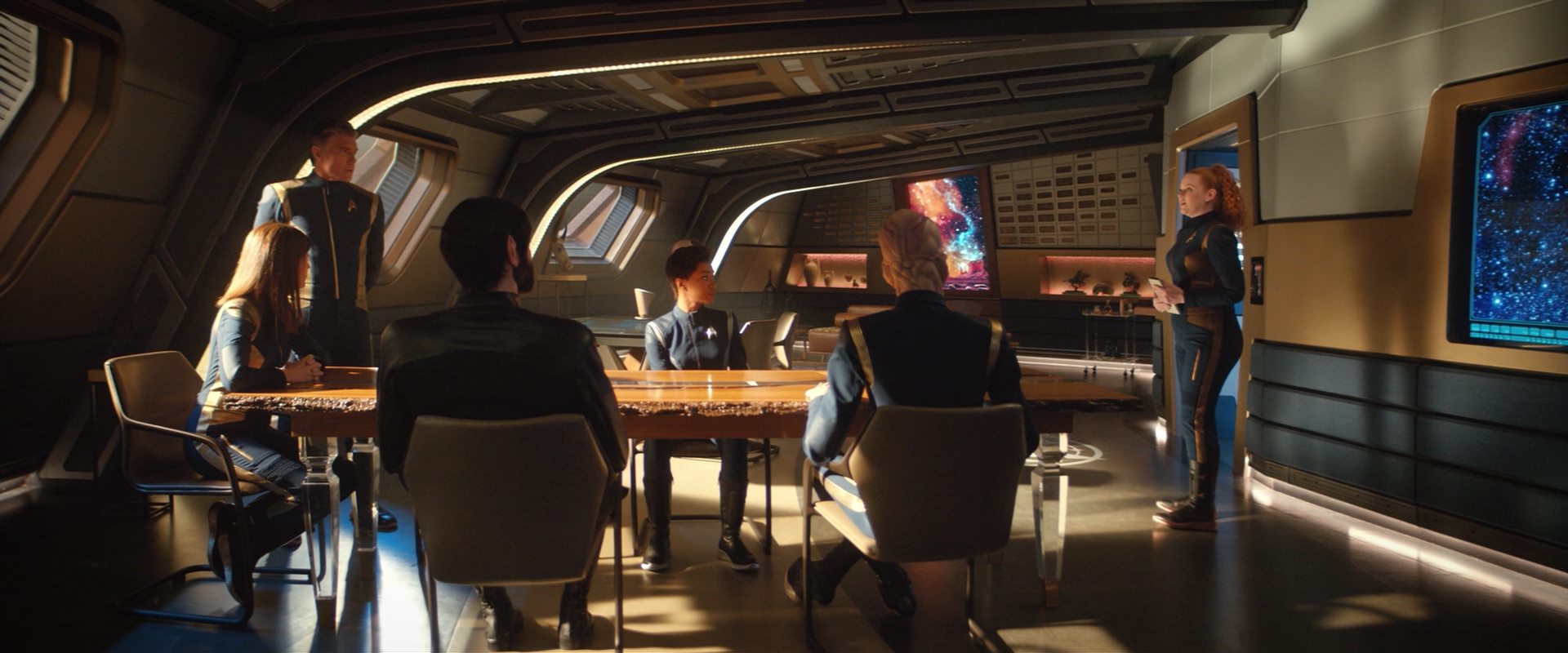 extant_StarTrekDiscovery_2x10-TheRedAngel_00943.jpg