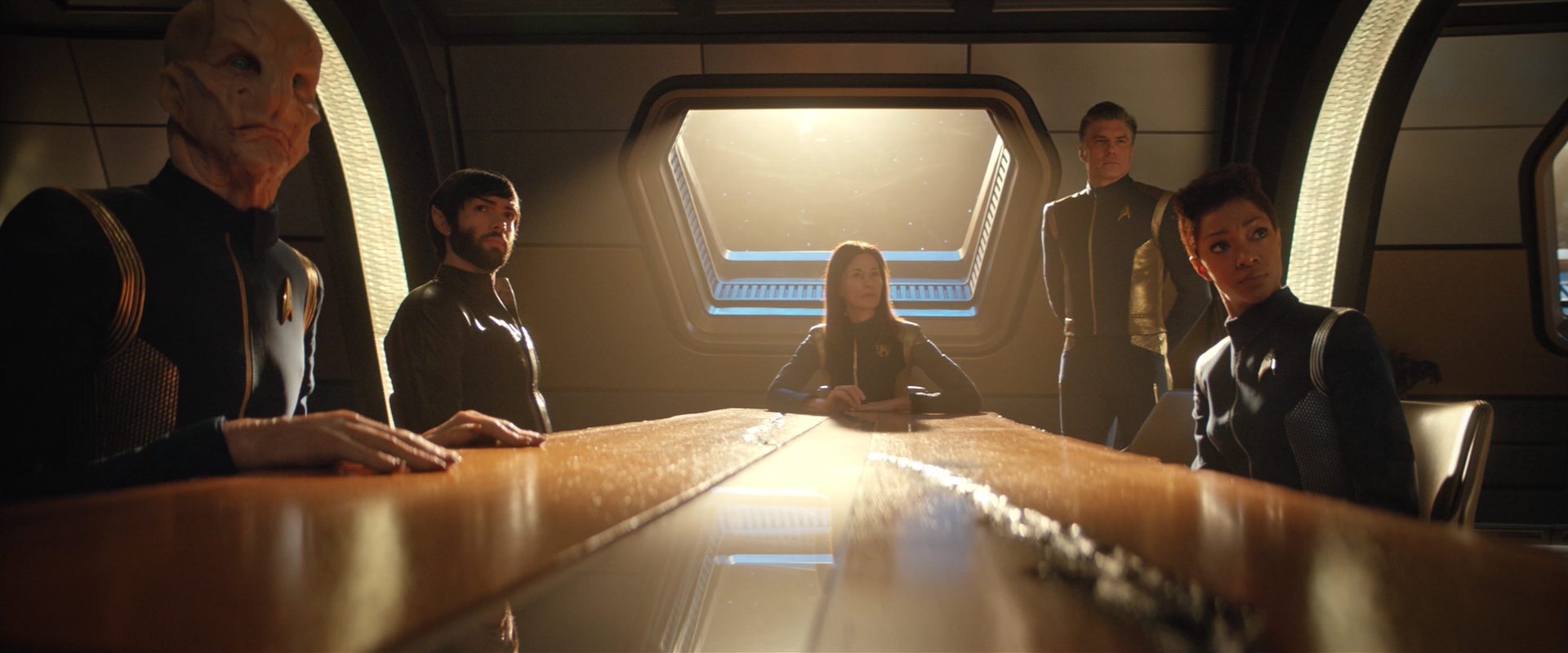 extant_StarTrekDiscovery_2x10-TheRedAngel_00952.jpg