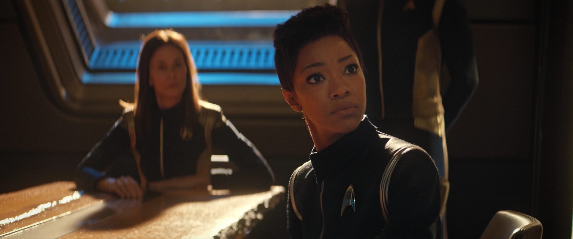extant_StarTrekDiscovery_2x10-TheRedAngel_01017.jpg