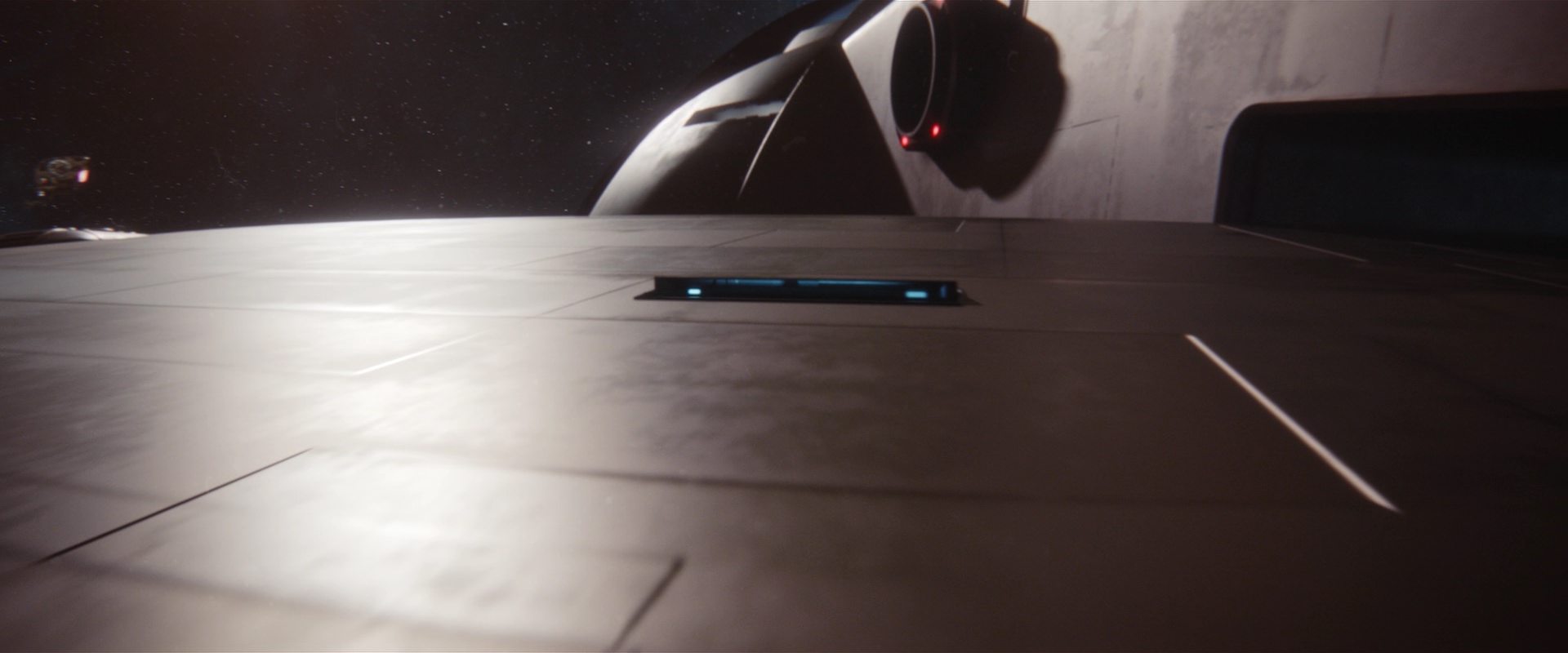 extant_StarTrekDiscovery_2x10-TheRedAngel_01226.jpg
