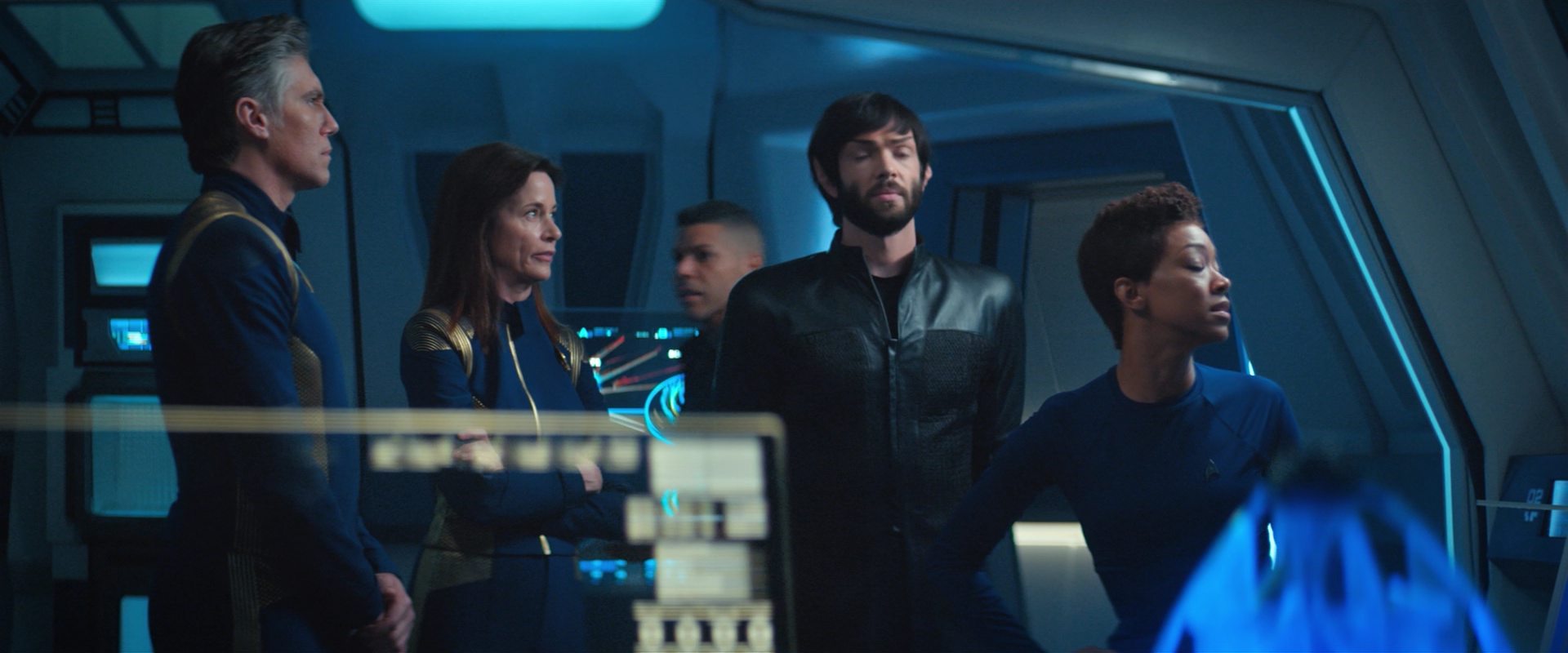 extant_StarTrekDiscovery_2x10-TheRedAngel_01263.jpg