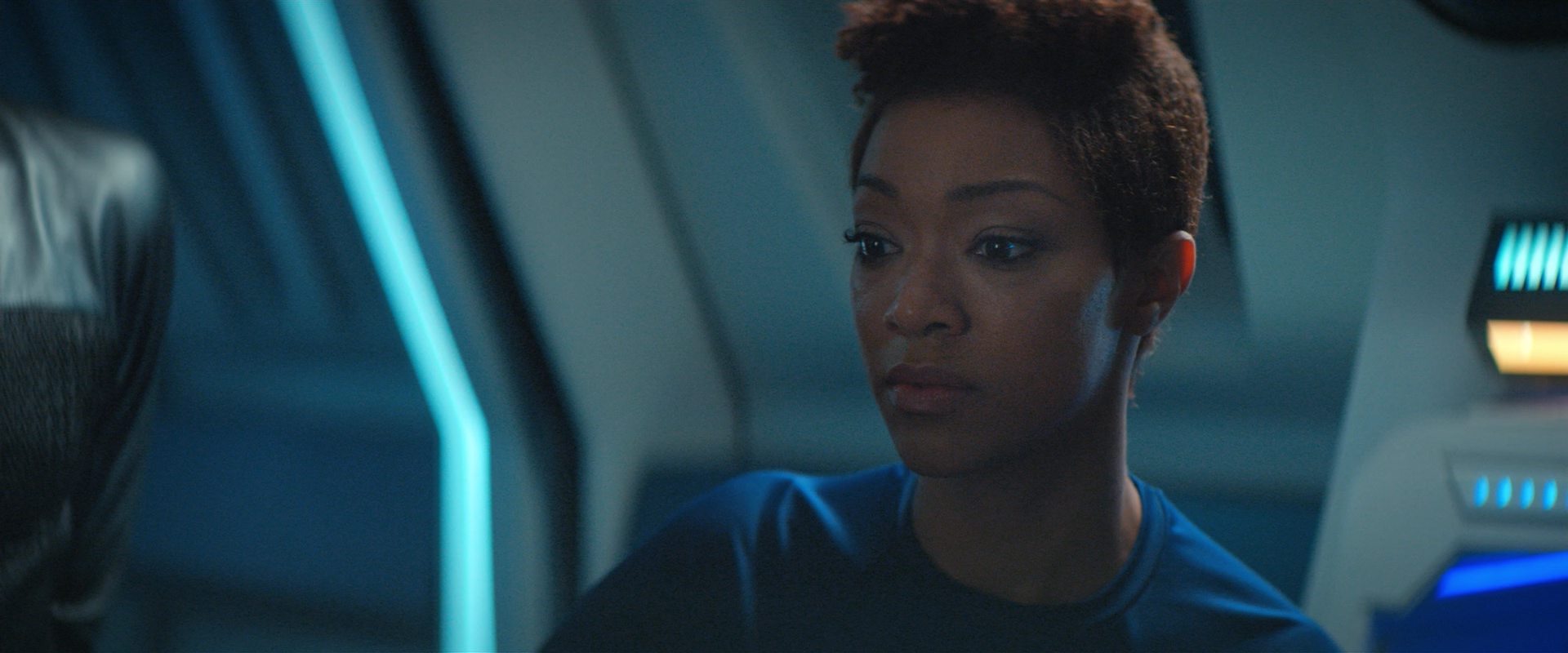 extant_StarTrekDiscovery_2x10-TheRedAngel_01309.jpg