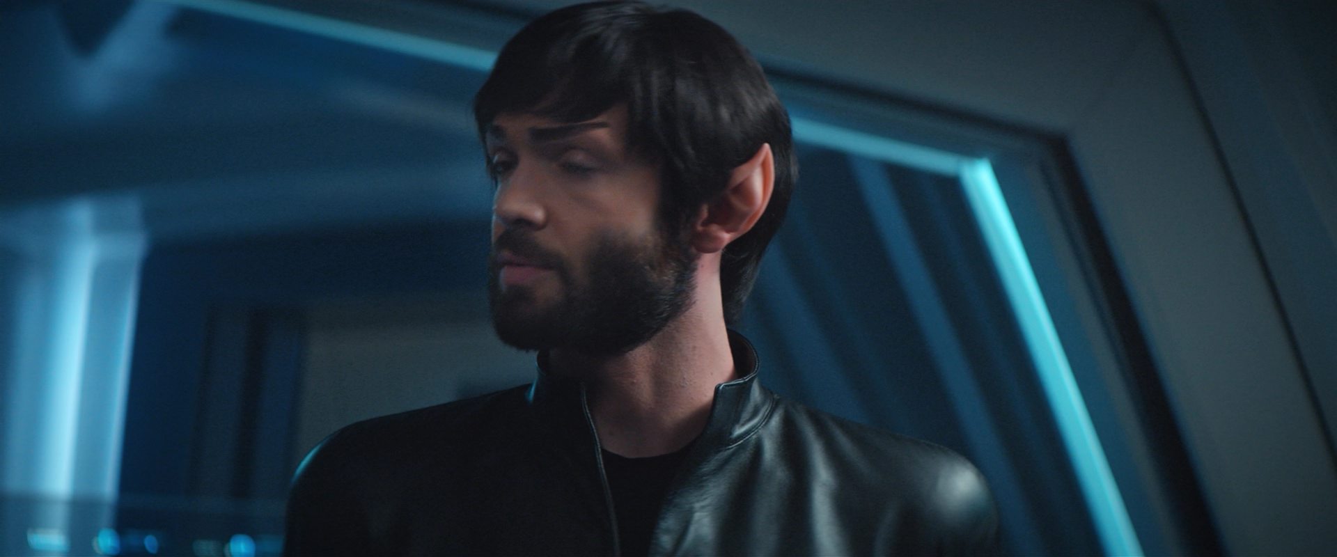 extant_StarTrekDiscovery_2x10-TheRedAngel_01326.jpg