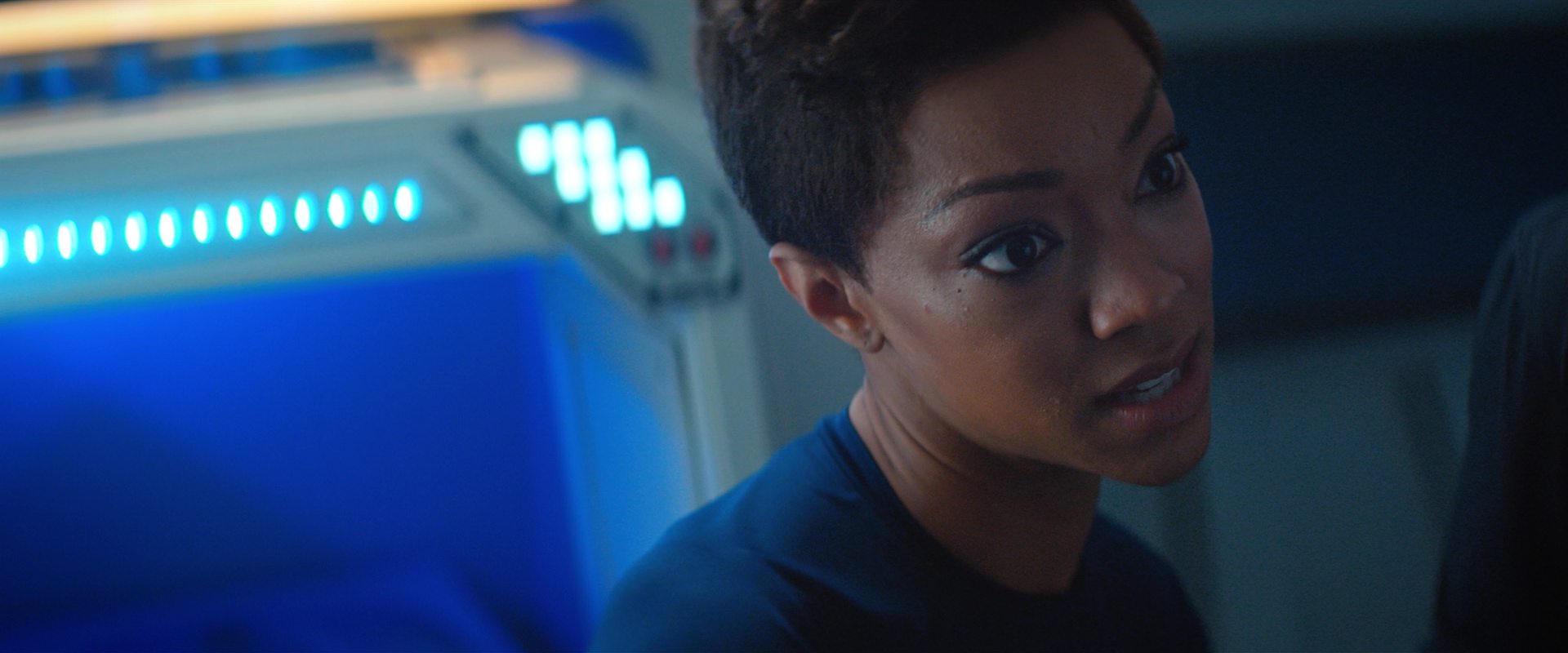 extant_StarTrekDiscovery_2x10-TheRedAngel_01362.jpg