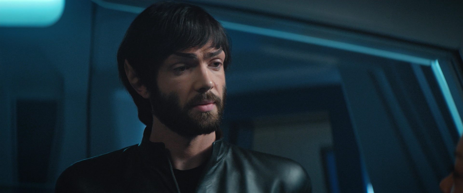 extant_StarTrekDiscovery_2x10-TheRedAngel_01368.jpg