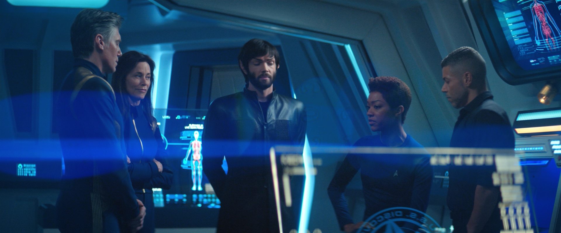 extant_StarTrekDiscovery_2x10-TheRedAngel_01415.jpg