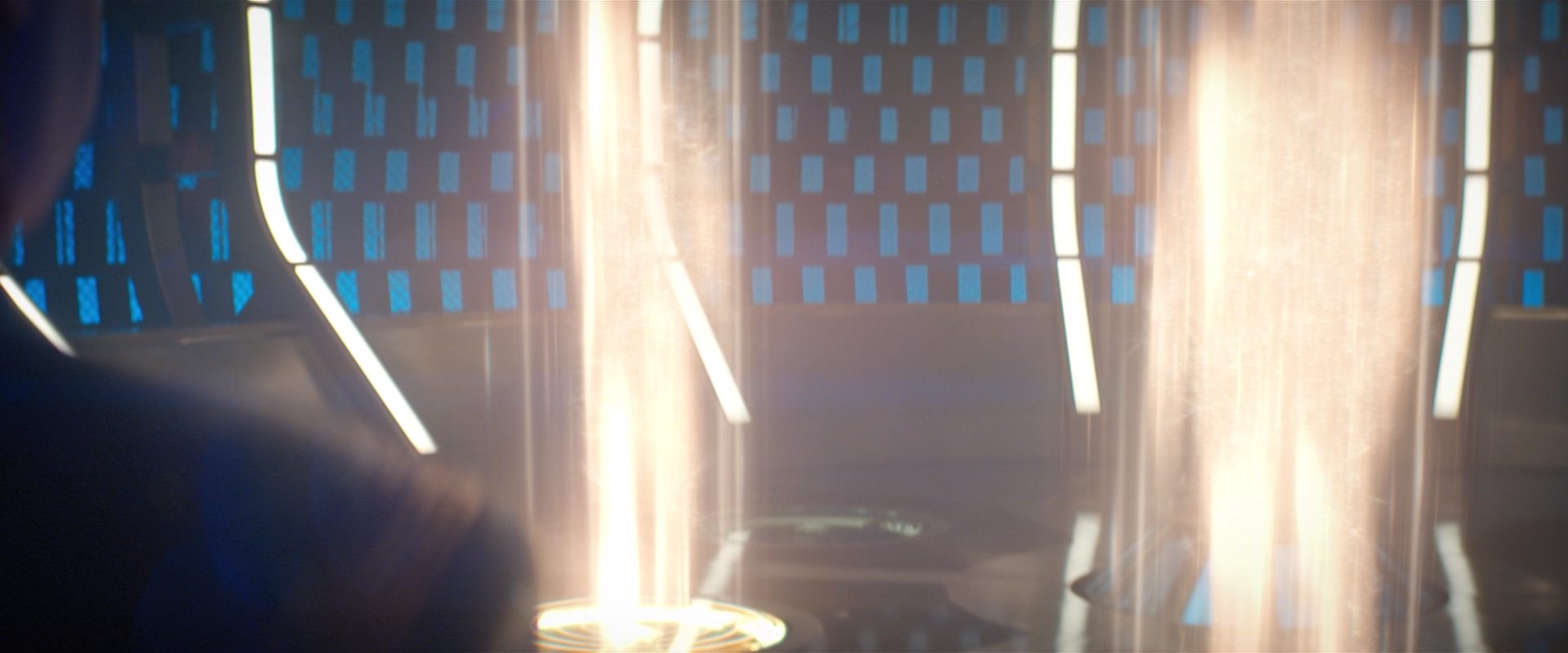 extant_StarTrekDiscovery_2x10-TheRedAngel_01446.jpg