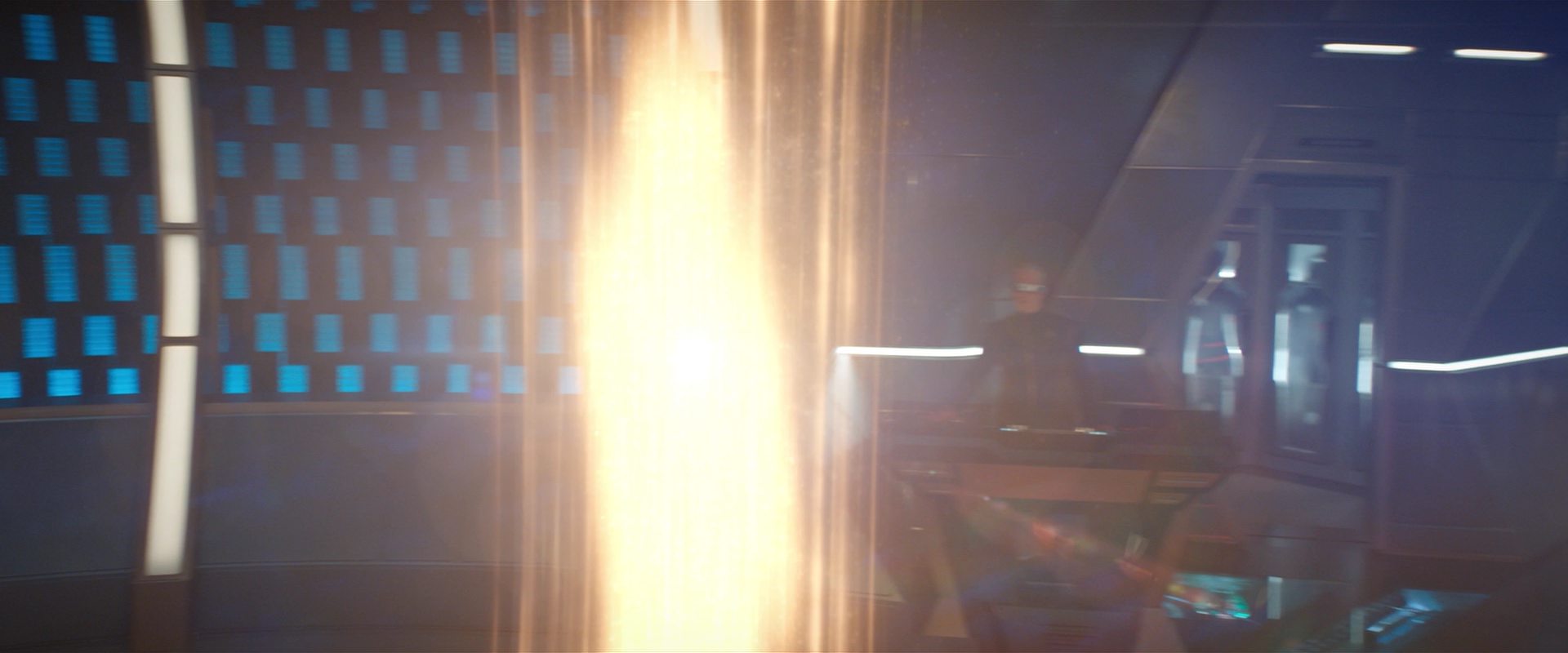 extant_StarTrekDiscovery_2x10-TheRedAngel_01450.jpg