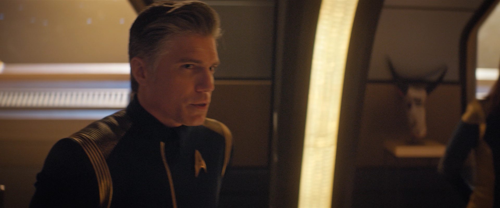 extant_StarTrekDiscovery_2x10-TheRedAngel_01557.jpg