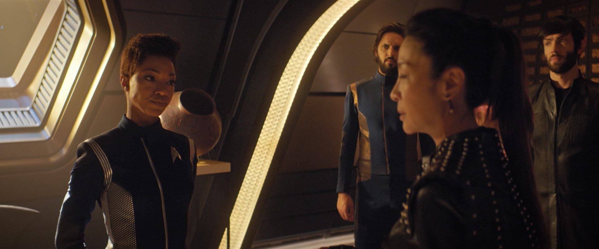 extant_StarTrekDiscovery_2x10-TheRedAngel_01568.jpg