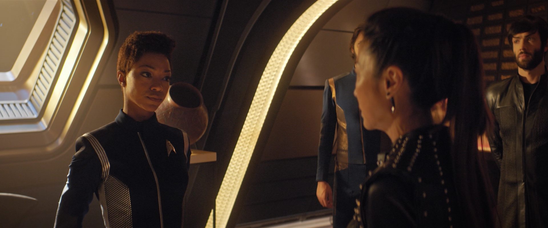 extant_StarTrekDiscovery_2x10-TheRedAngel_01569.jpg