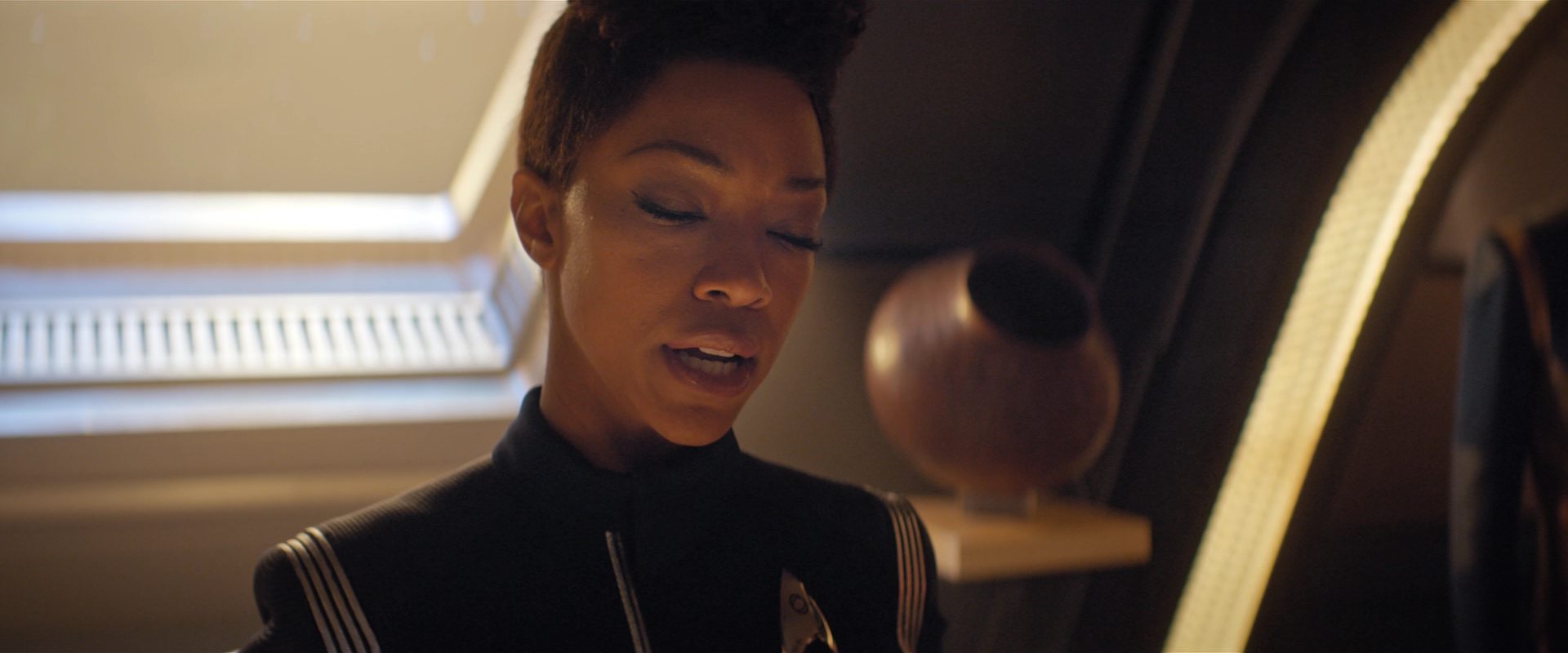 extant_StarTrekDiscovery_2x10-TheRedAngel_01589.jpg