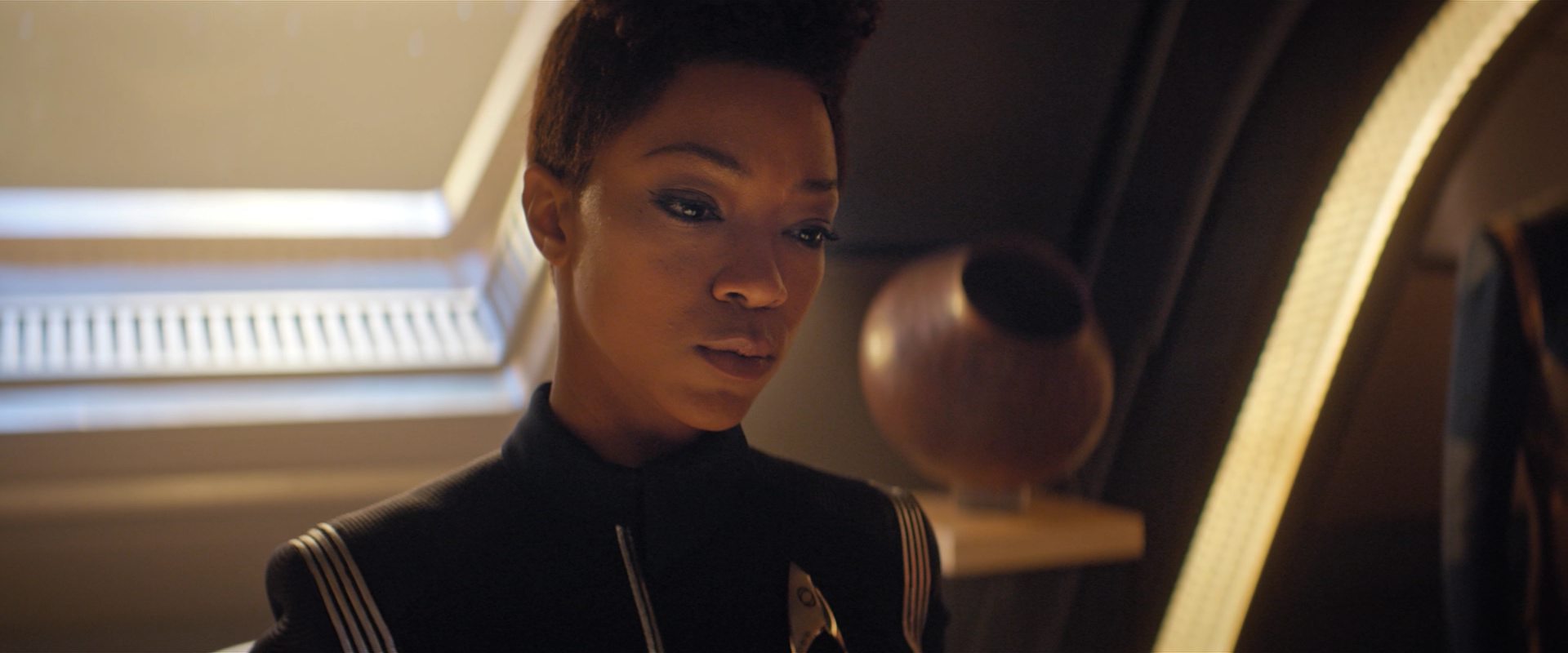 extant_StarTrekDiscovery_2x10-TheRedAngel_01590.jpg