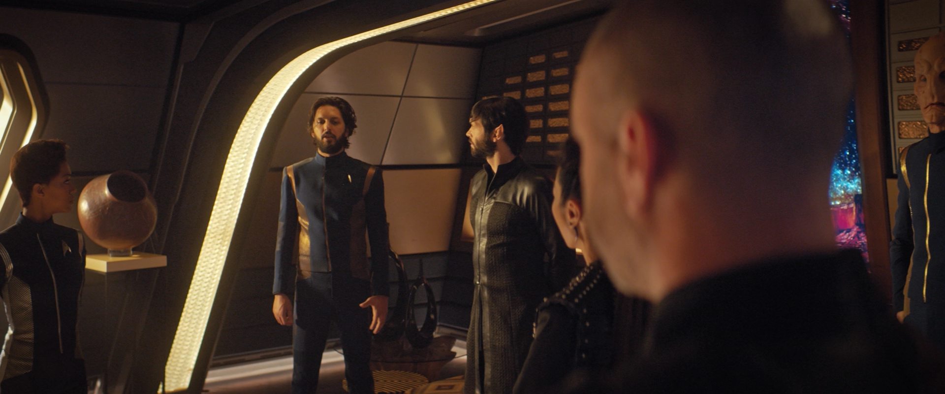 extant_StarTrekDiscovery_2x10-TheRedAngel_01646.jpg