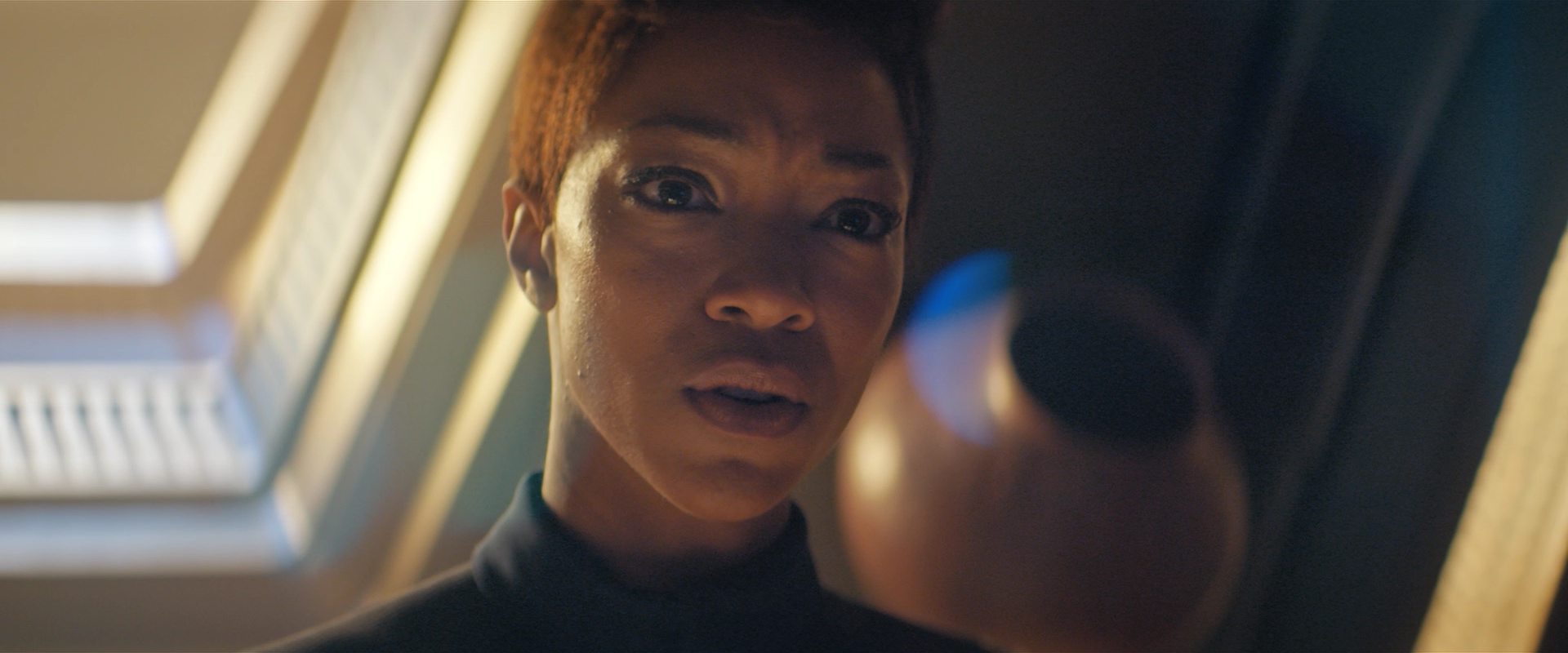 extant_StarTrekDiscovery_2x10-TheRedAngel_01729.jpg
