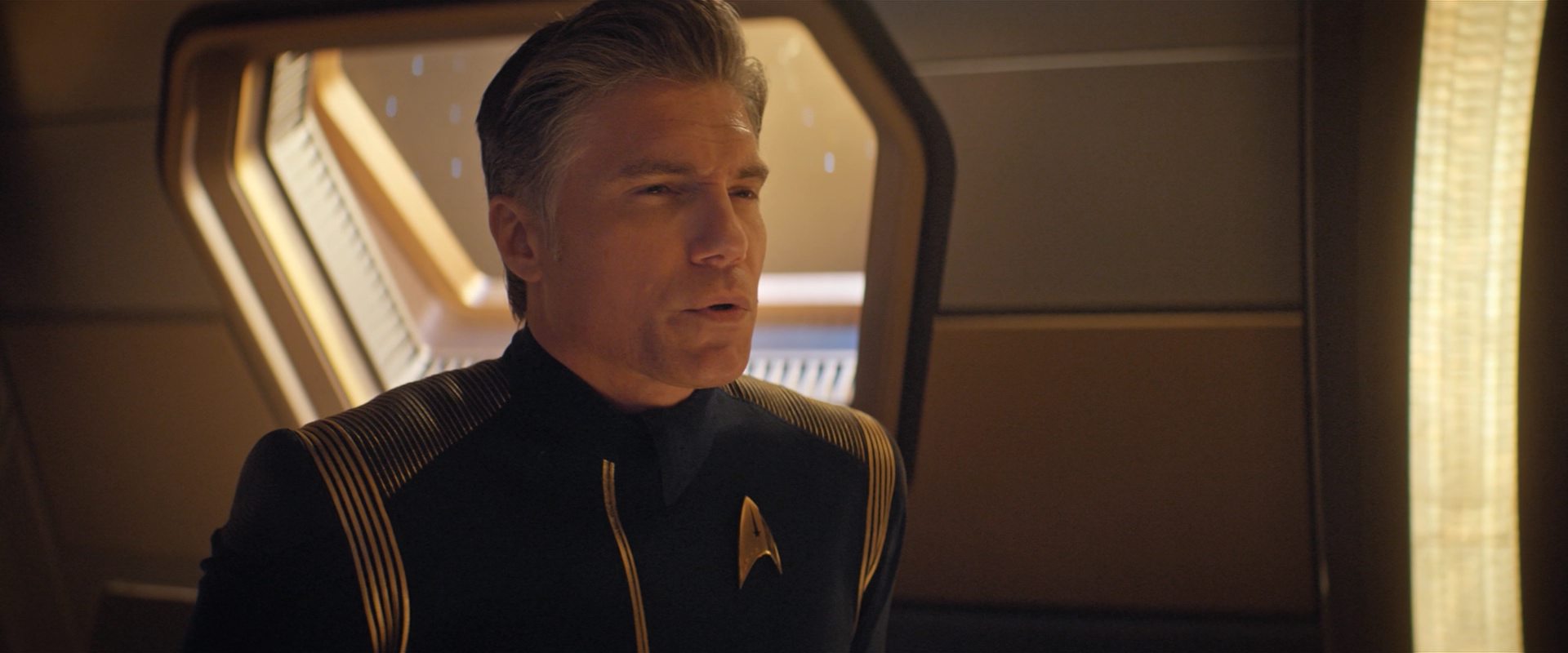 extant_StarTrekDiscovery_2x10-TheRedAngel_01758.jpg
