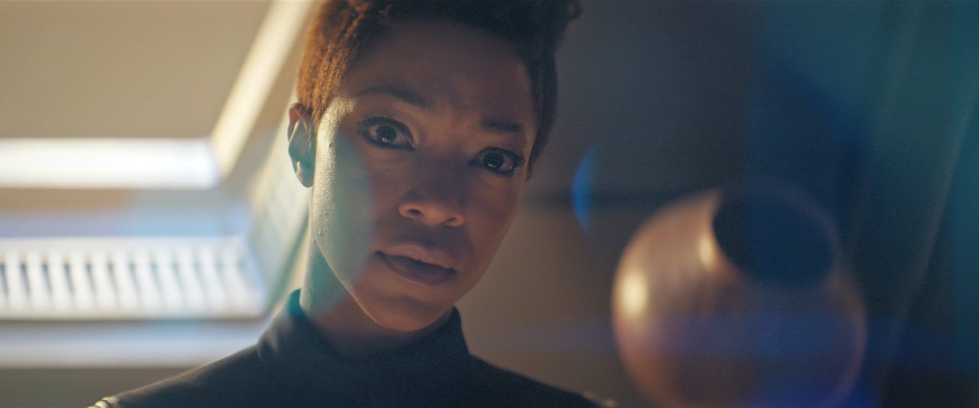 extant_StarTrekDiscovery_2x10-TheRedAngel_01823.jpg