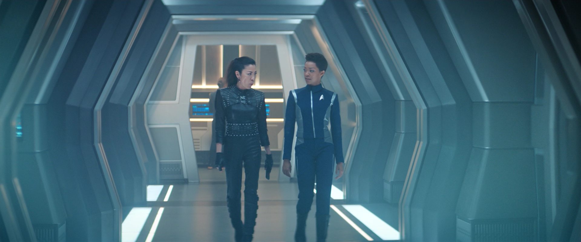 extant_StarTrekDiscovery_2x10-TheRedAngel_01854.jpg