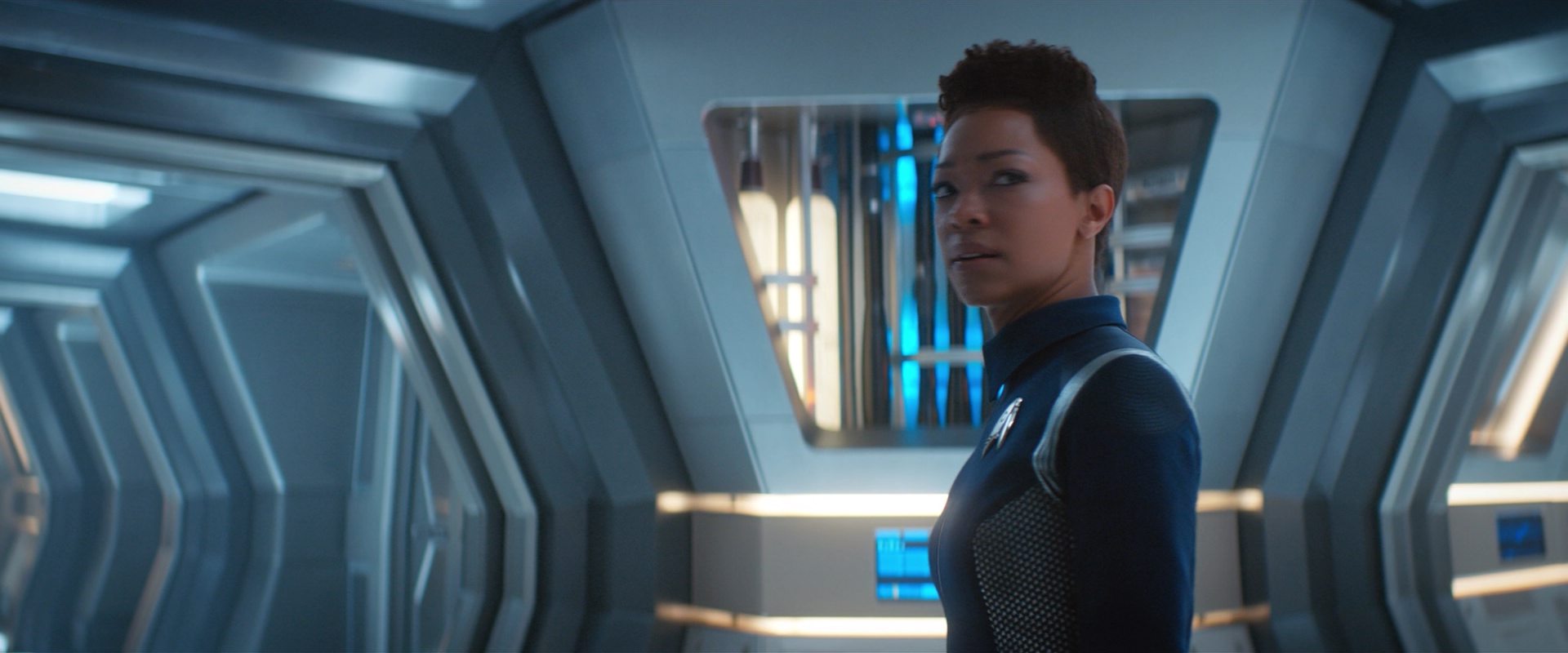 extant_StarTrekDiscovery_2x10-TheRedAngel_01928.jpg