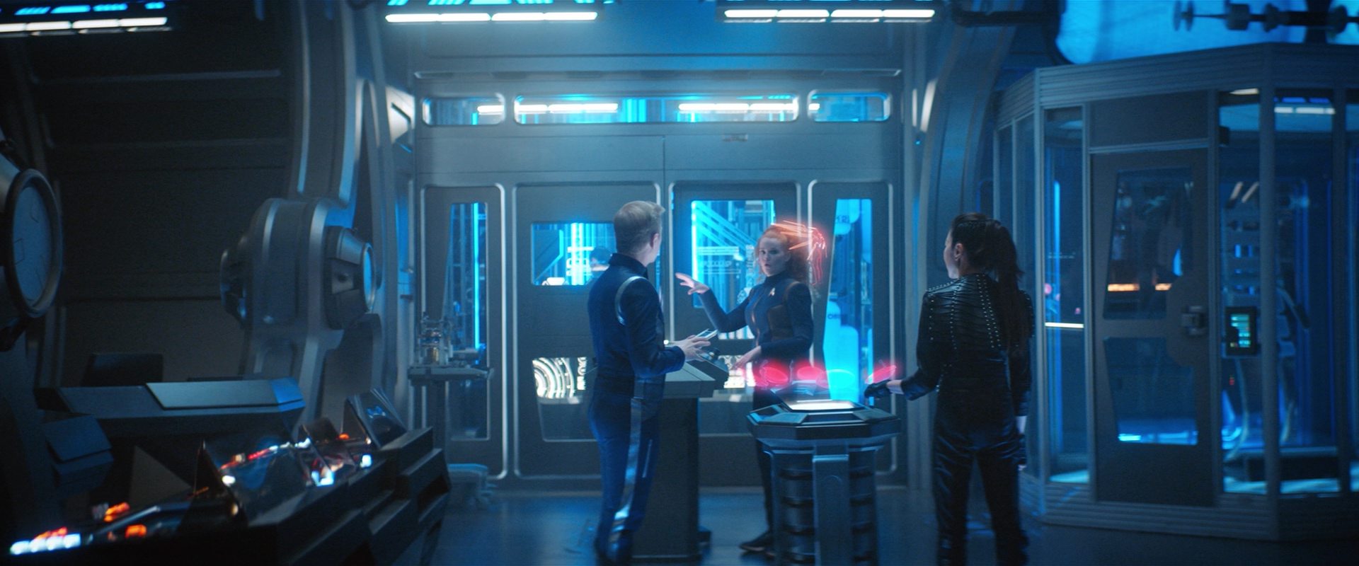 extant_StarTrekDiscovery_2x10-TheRedAngel_01988.jpg
