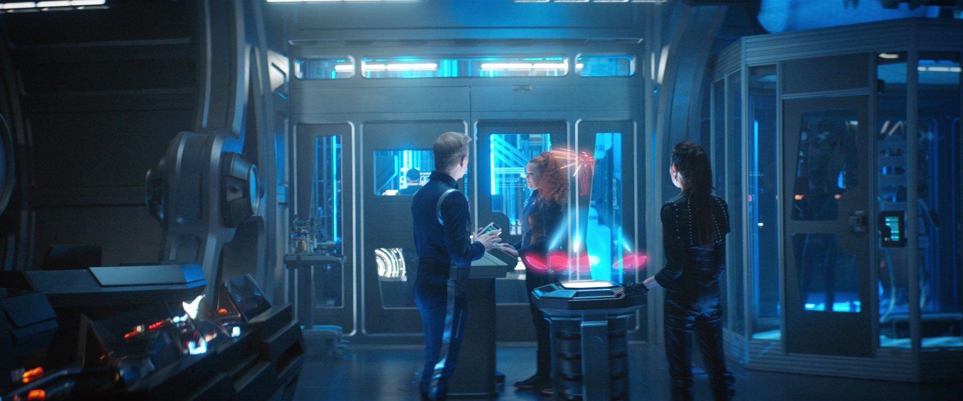 extant_StarTrekDiscovery_2x10-TheRedAngel_01993.jpg