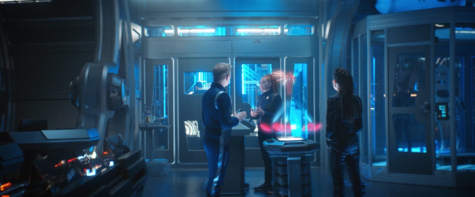 extant_StarTrekDiscovery_2x10-TheRedAngel_01995.jpg