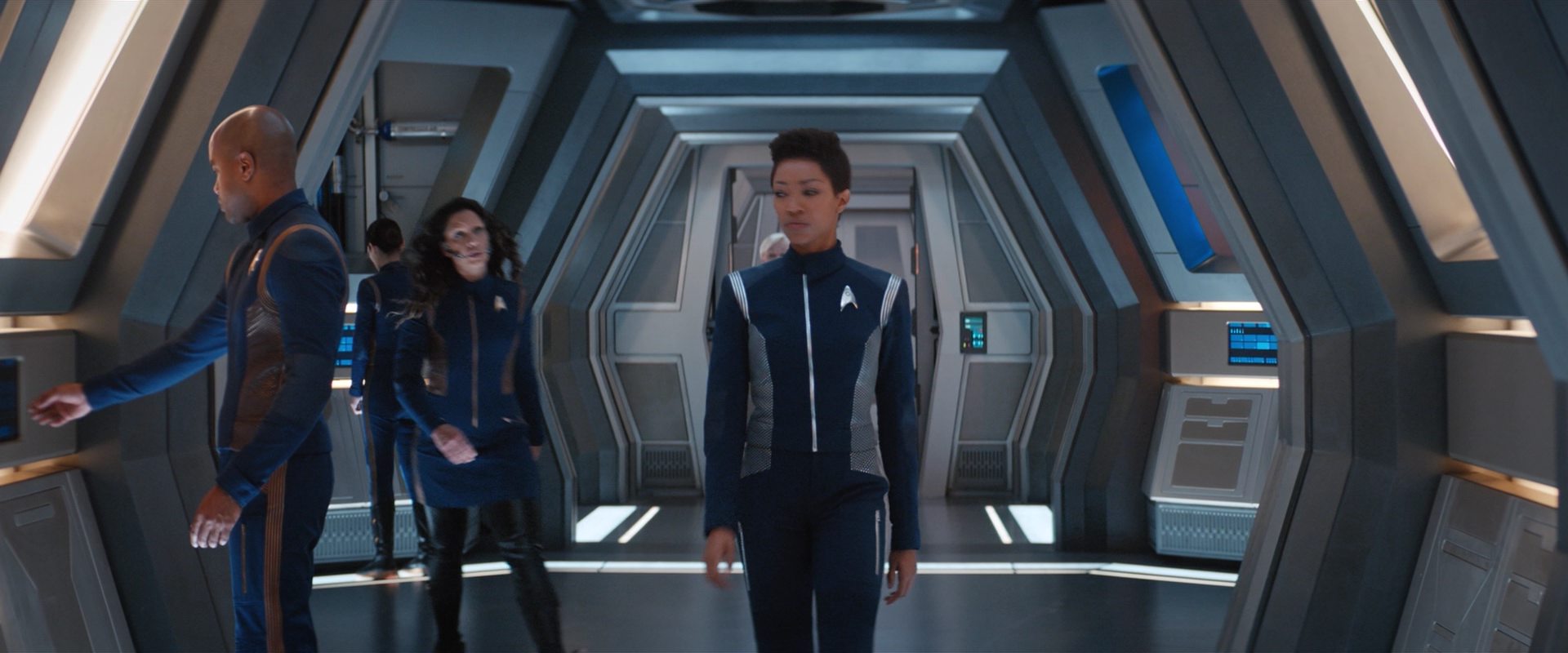 extant_StarTrekDiscovery_2x10-TheRedAngel_02283.jpg