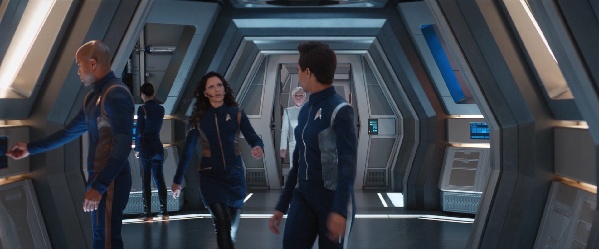 extant_StarTrekDiscovery_2x10-TheRedAngel_02284.jpg