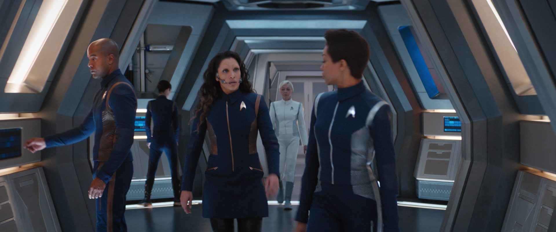 extant_StarTrekDiscovery_2x10-TheRedAngel_02286.jpg