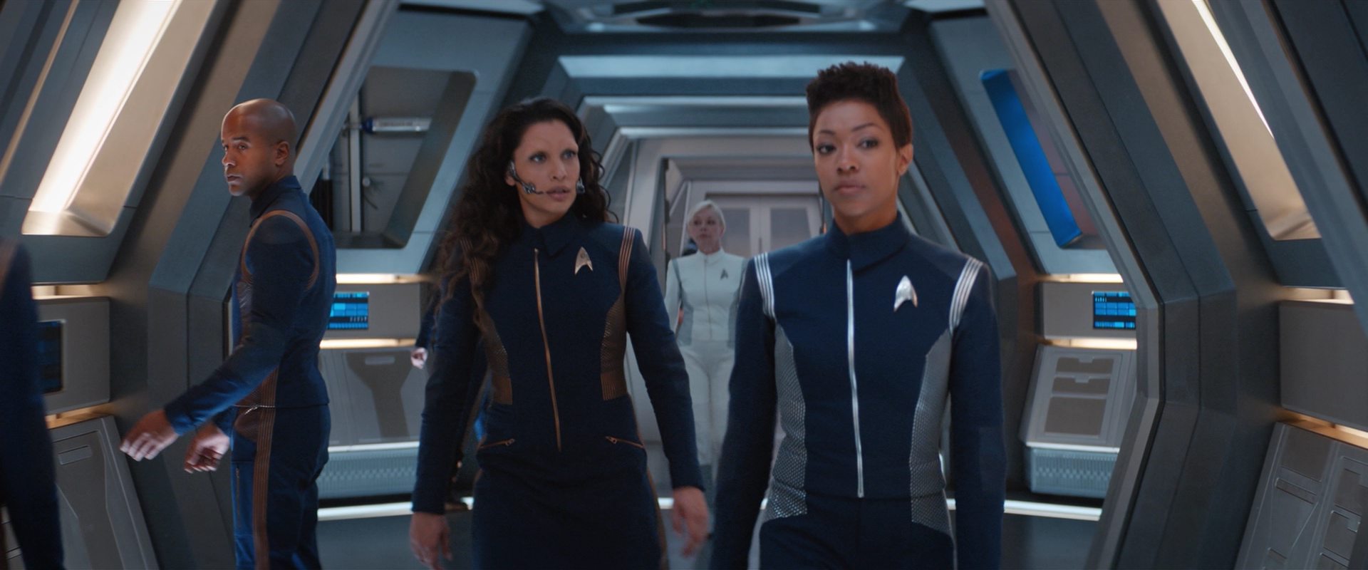extant_StarTrekDiscovery_2x10-TheRedAngel_02287.jpg