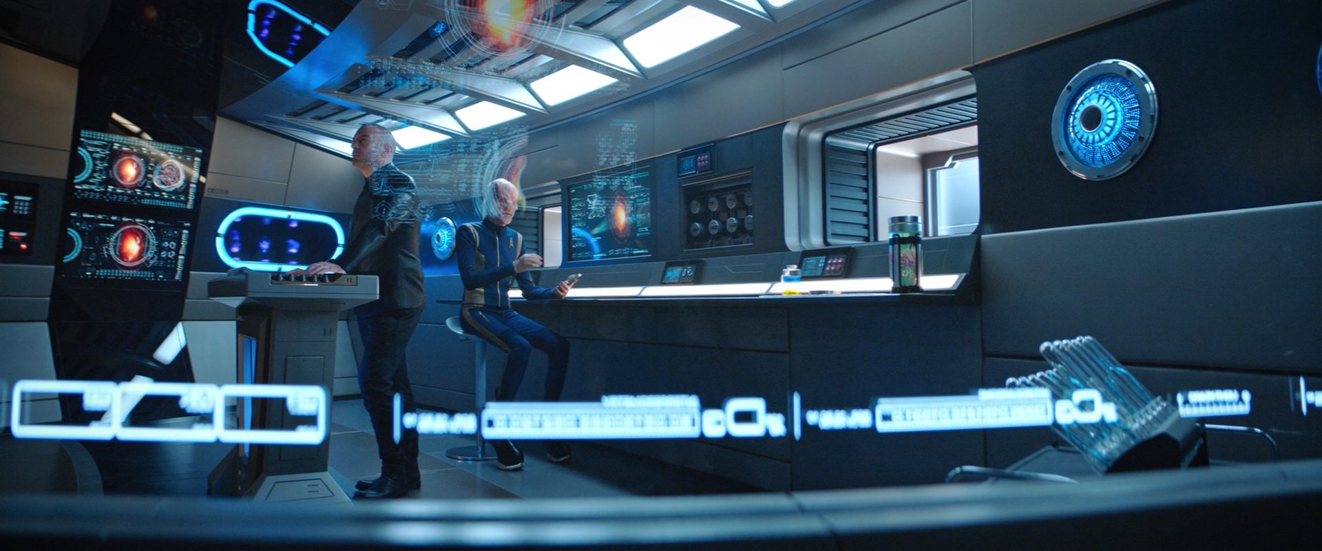 extant_StarTrekDiscovery_2x10-TheRedAngel_02375.jpg