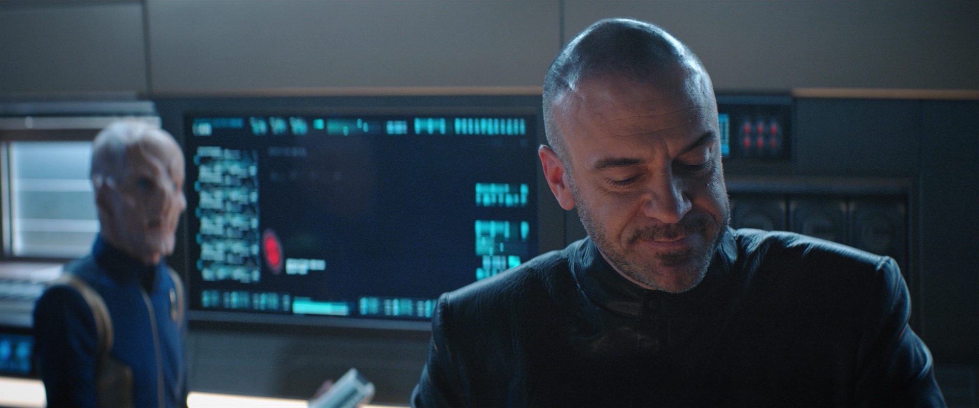 extant_StarTrekDiscovery_2x10-TheRedAngel_02394.jpg