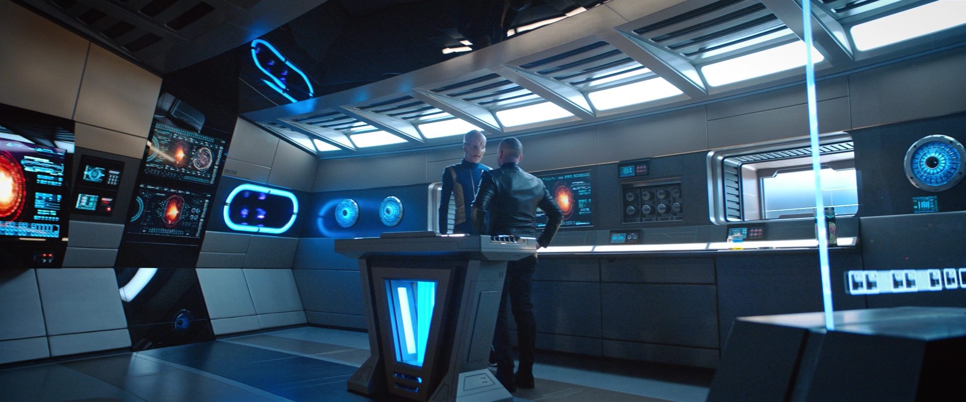 extant_StarTrekDiscovery_2x10-TheRedAngel_02432.jpg