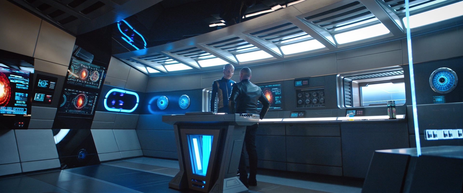 extant_StarTrekDiscovery_2x10-TheRedAngel_02436.jpg