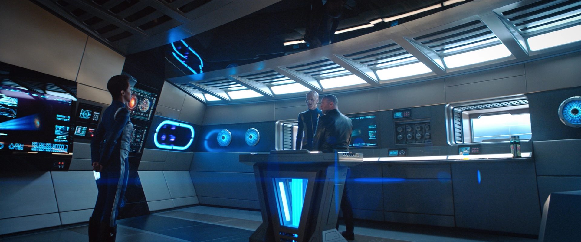 extant_StarTrekDiscovery_2x10-TheRedAngel_02522.jpg