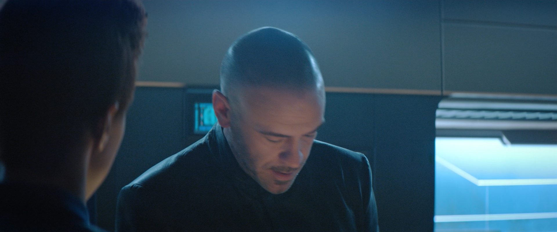 extant_StarTrekDiscovery_2x10-TheRedAngel_02582.jpg