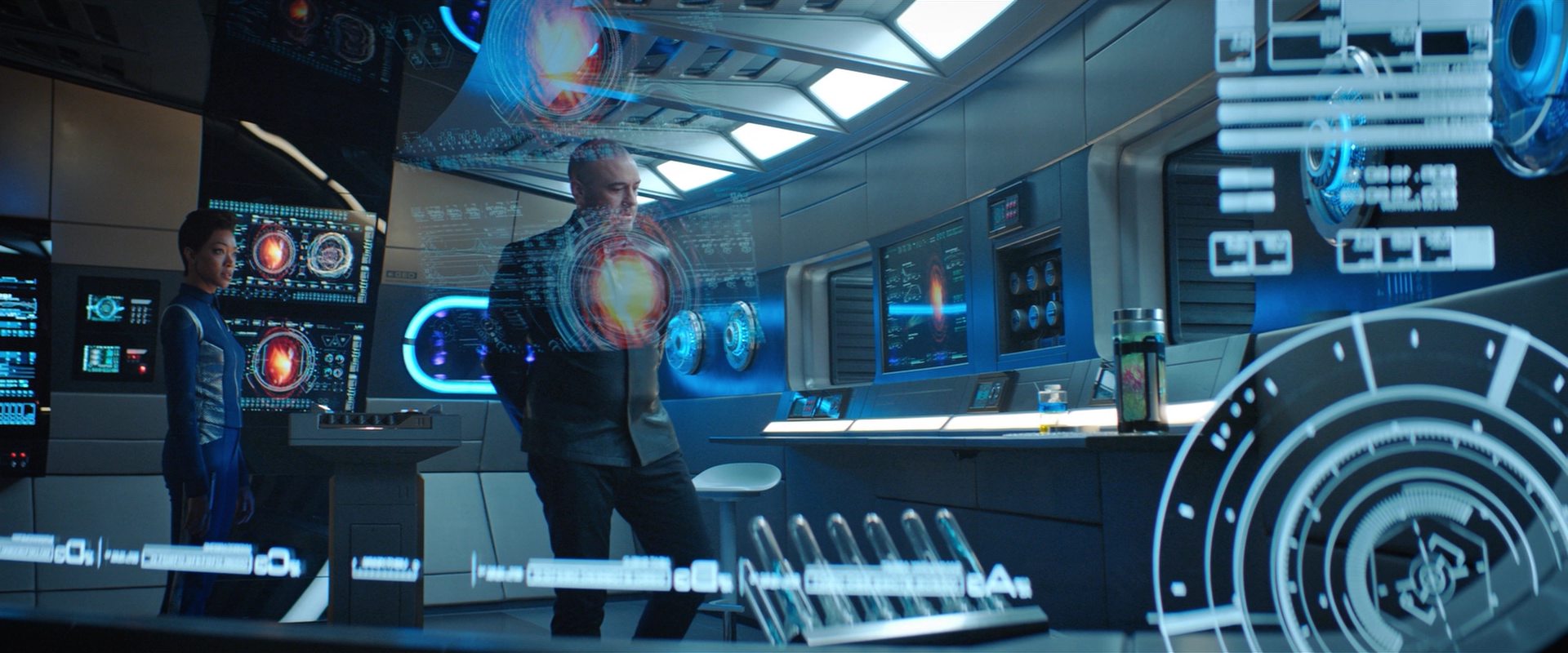 extant_StarTrekDiscovery_2x10-TheRedAngel_02585.jpg