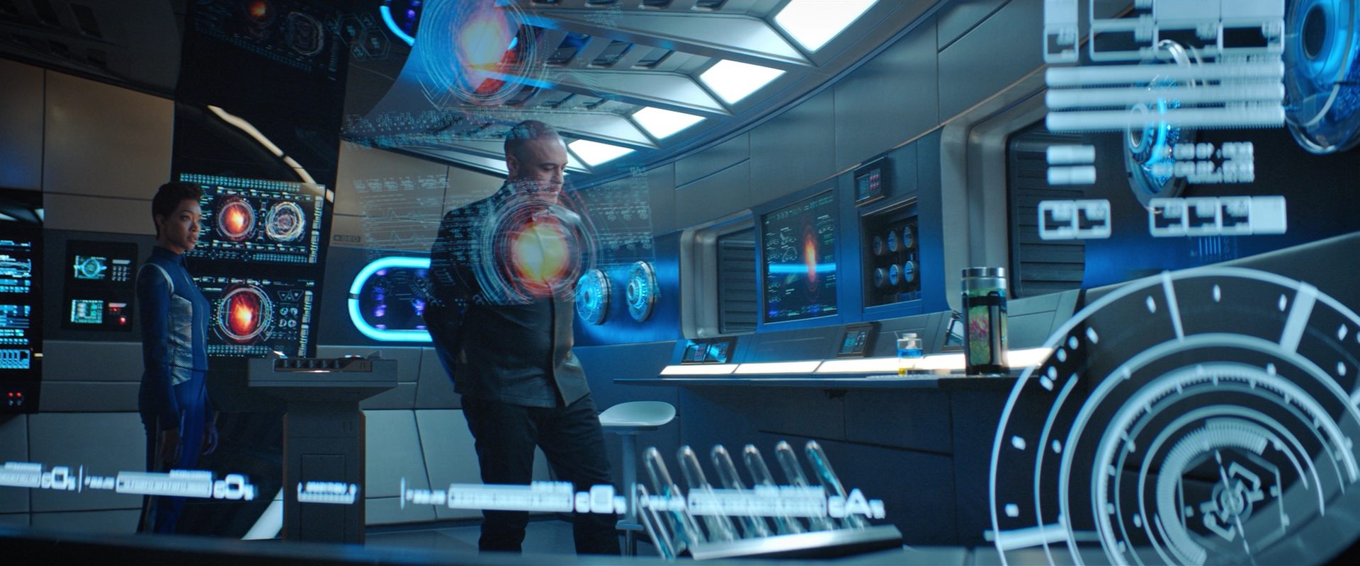extant_StarTrekDiscovery_2x10-TheRedAngel_02586.jpg
